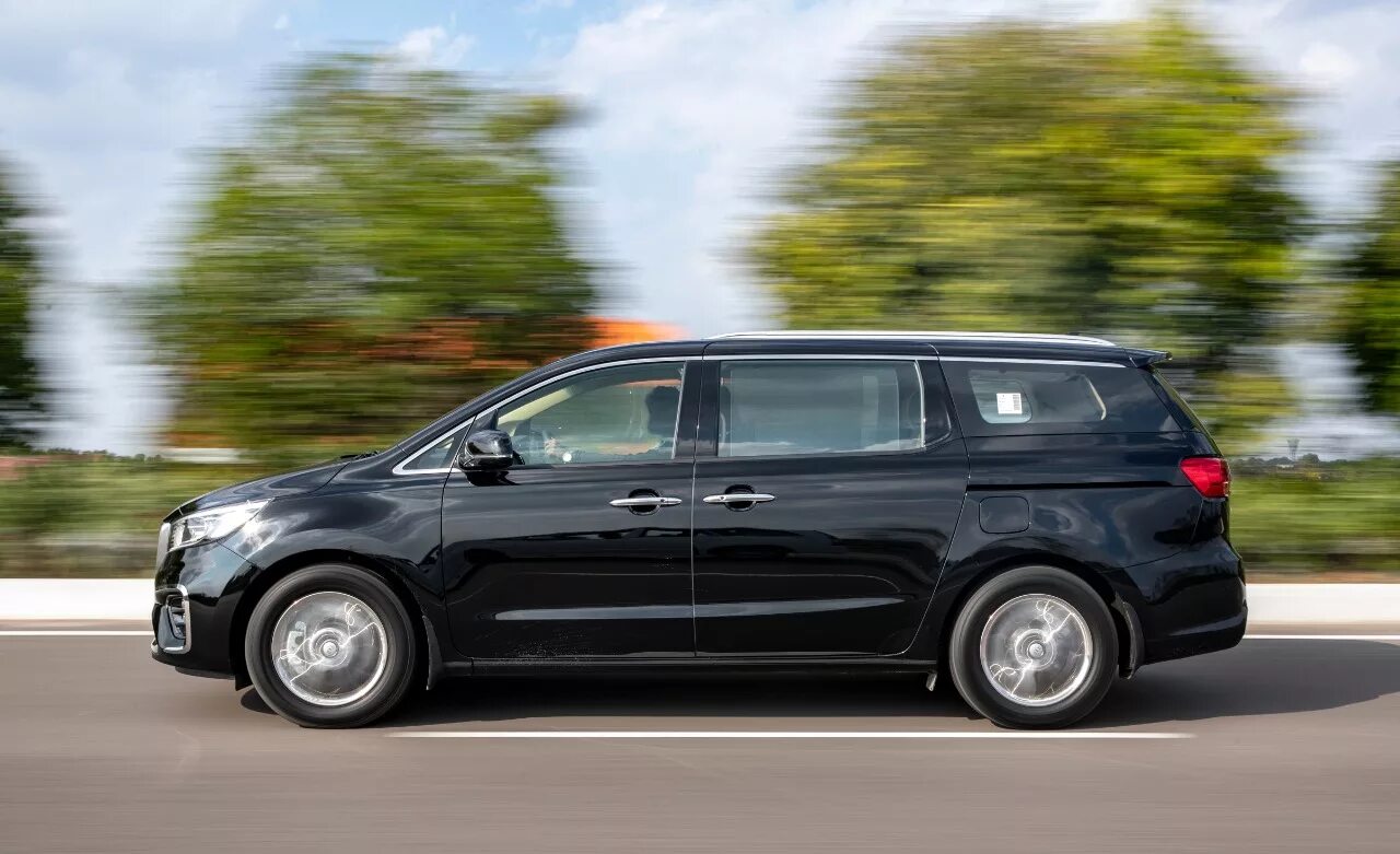 Киа лимузин фото Kia Carnival MPV 7, 8, 9 Seater & Limousine variant - Photo Gallery - Shifting-G