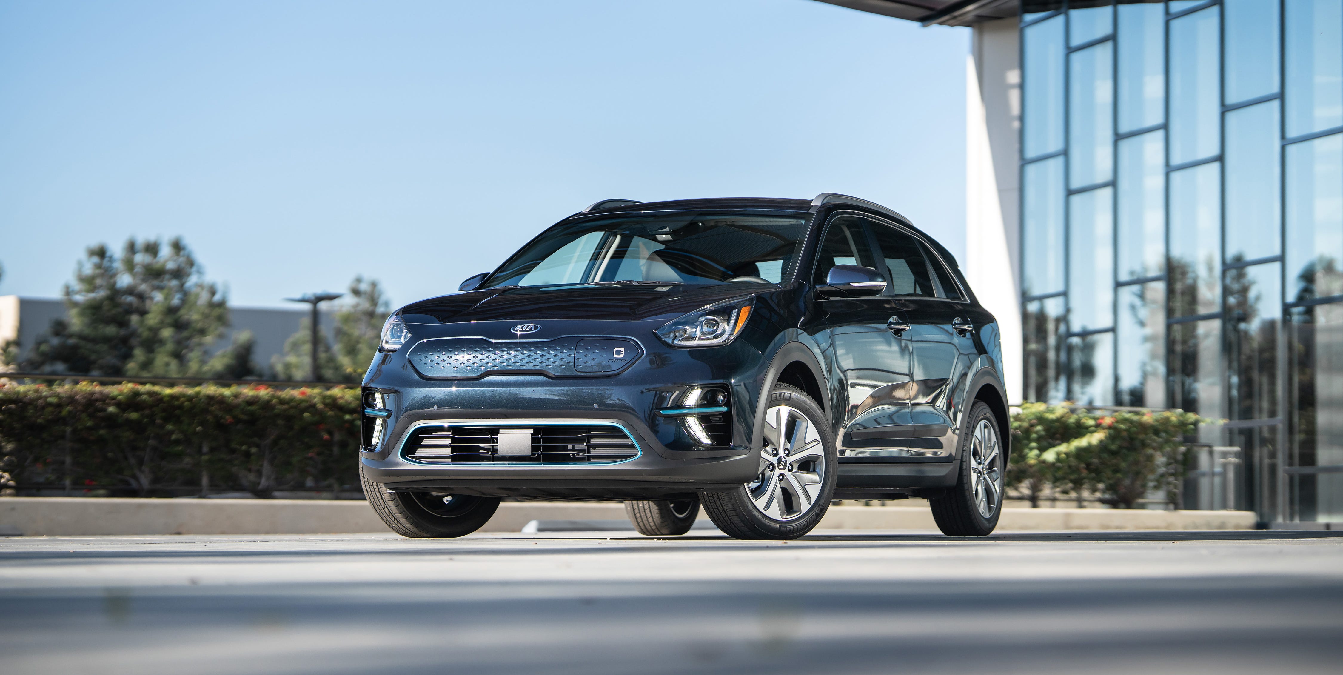 Киа ниро фото See the 2019 Kia Niro EV in Photos