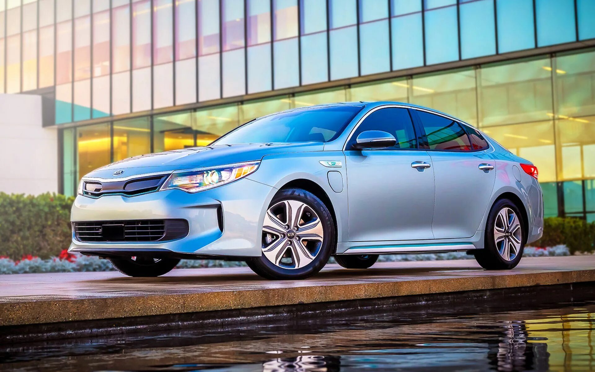 Киа оптима фото Get Electric With Two Hybrid Kia Optimas for 2017 Kia optima, Kia, Kia motors am