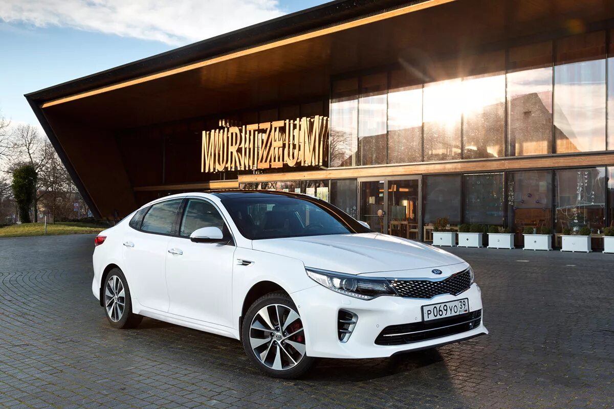 Киа оптима показать фото Kia начала российские продажи новой Optima :: Autonews