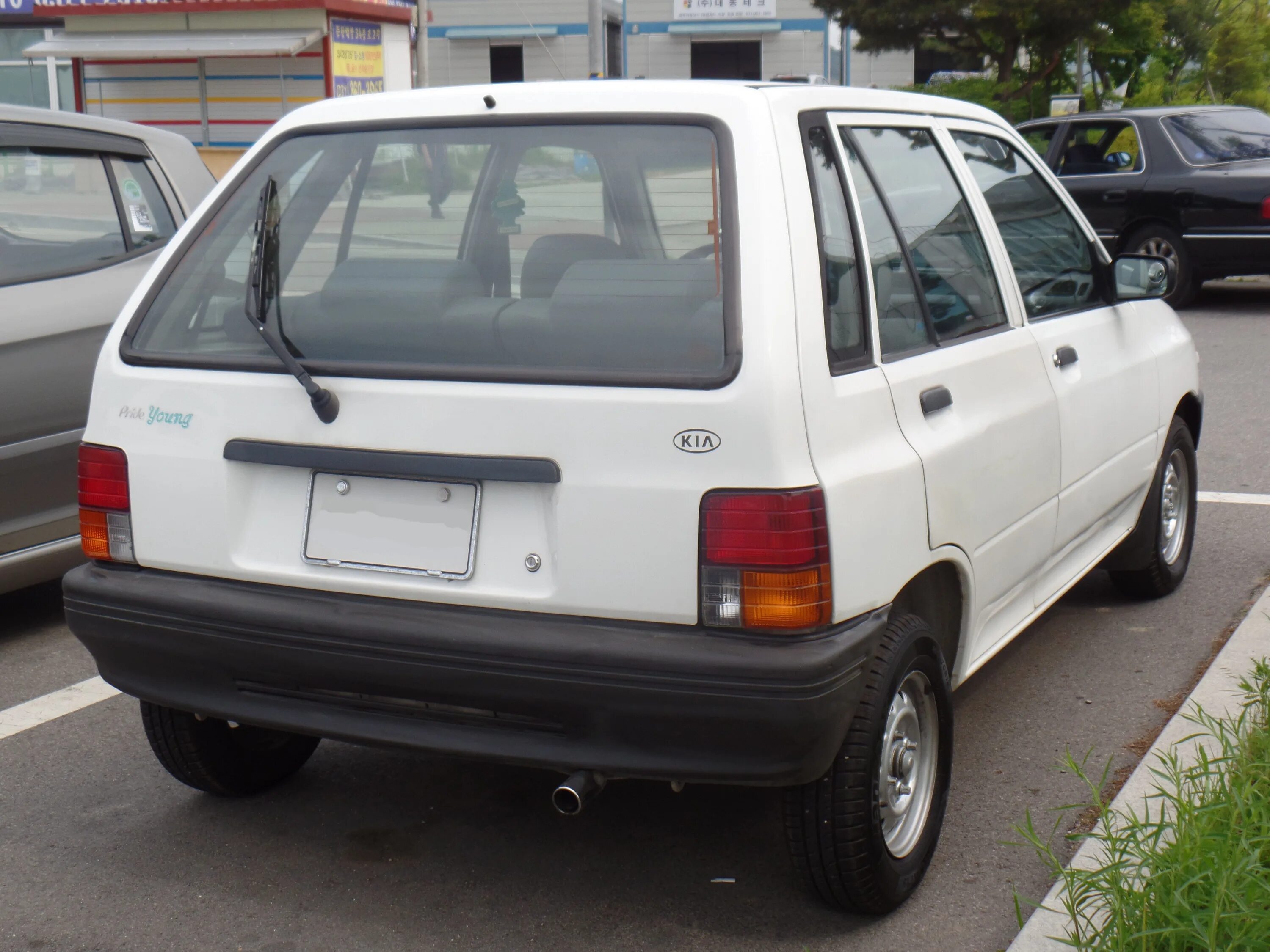 Киа прайд фото File:Kia Pride Young (2).jpg - Wikimedia Commons