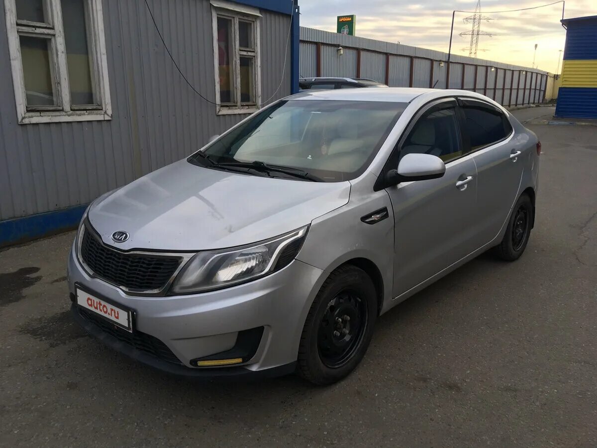 Киа рио 12 года фото Купить б/у Kia Rio III 1.4 AT (107 л.с.) бензин автомат в Москве: серебристый Ки