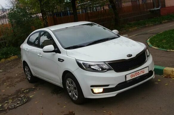 Киа рио 15 года фото Купить б/у Kia Rio III Рестайлинг 1.6 AT (123 л.с.) бензин автомат в Москве: бел