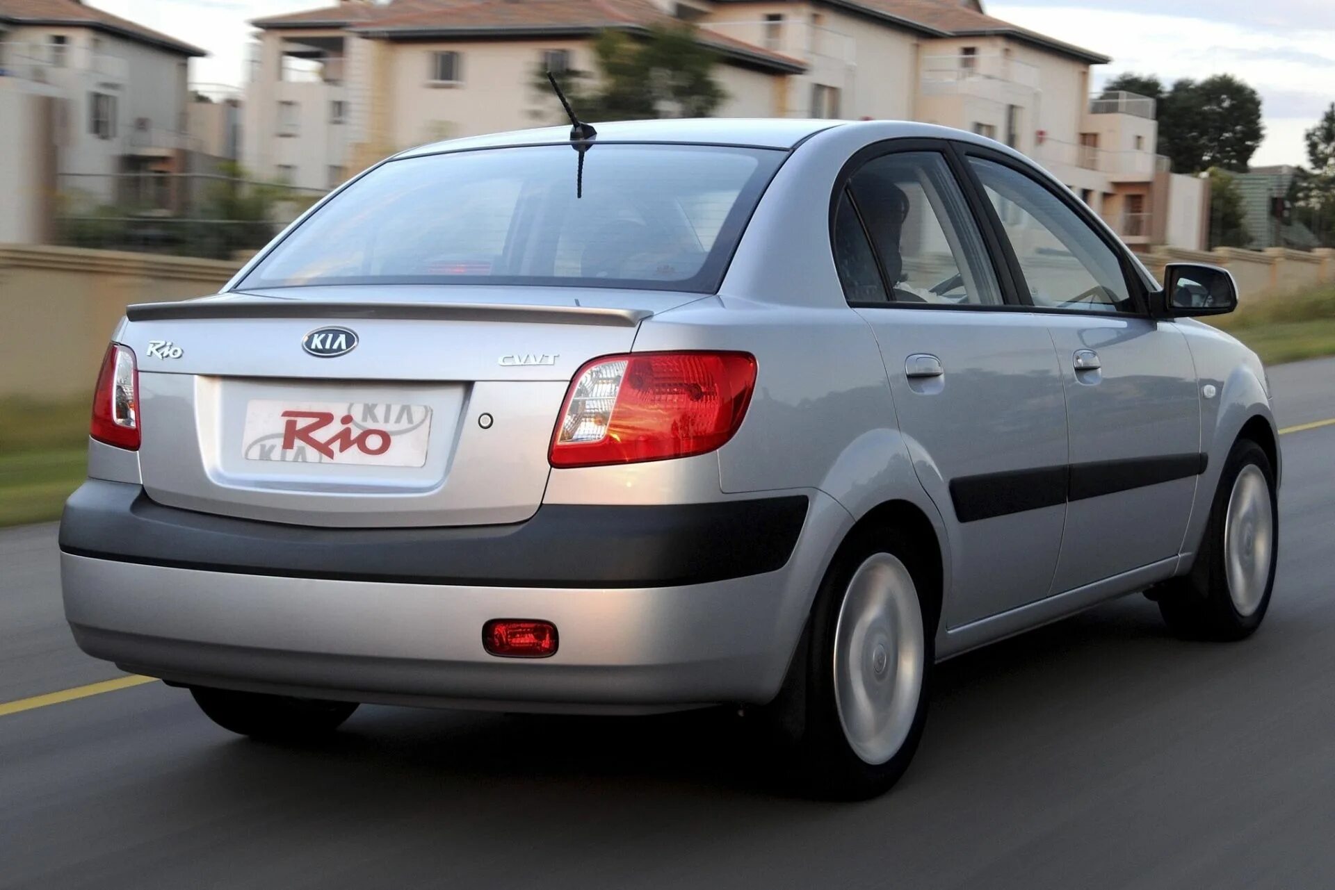 Киа рио 2 фото сзади KIA Rio Sedan - цены, отзывы, характеристики Rio Sedan от KIA