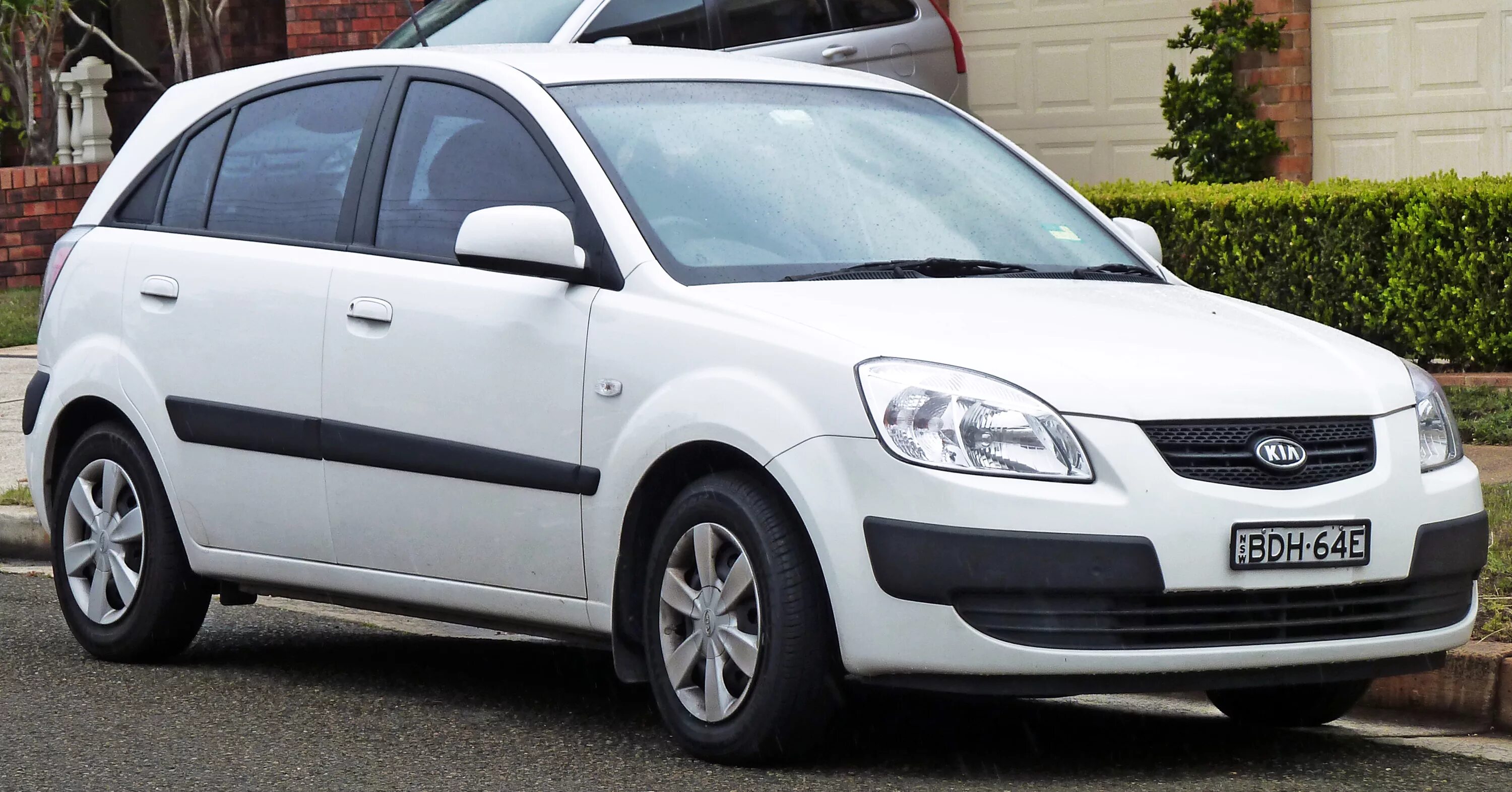 Киа рио 2 хэтчбек фото Шины и диски для Kia Rio 2009 1.6i II (JB), размер колёс на Киа Рио 1.6i II (JB)