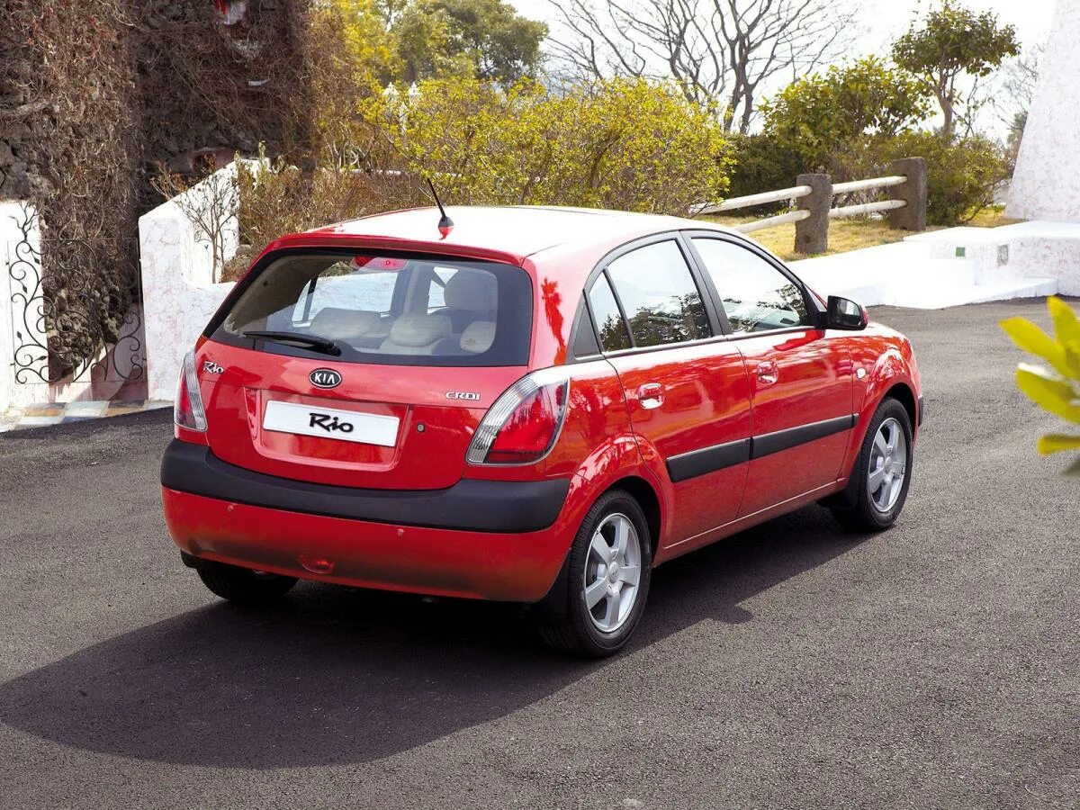 Киа рио 2 хэтчбек фото Каталог автомобилей Kia Rio Rio II Хэтчбек 5 дв., 1.4 MT (97 л.с.). Характеристи