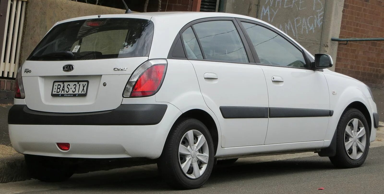 Киа рио 2 хэтчбек фото File:2006 Kia Rio (JB) hatchback (2012-10-26).jpg - Wikipedia
