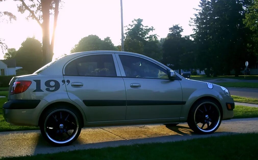 Киа рио 2 рестайлинг седан тюнинг Просто фото тюнингованных кирюх - KIA Rio (2G), 1,4 л, 2010 года тюнинг DRIVE2