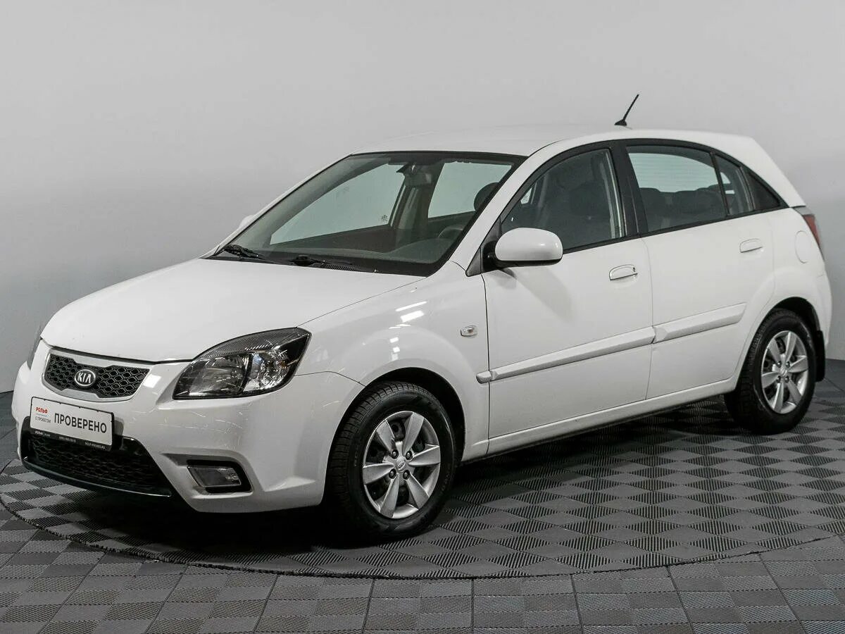 Киа рио 2011 год фото Купить б/у Kia Rio II Рестайлинг 1.4 MT (97 л.с.) бензин механика в Москве: белы