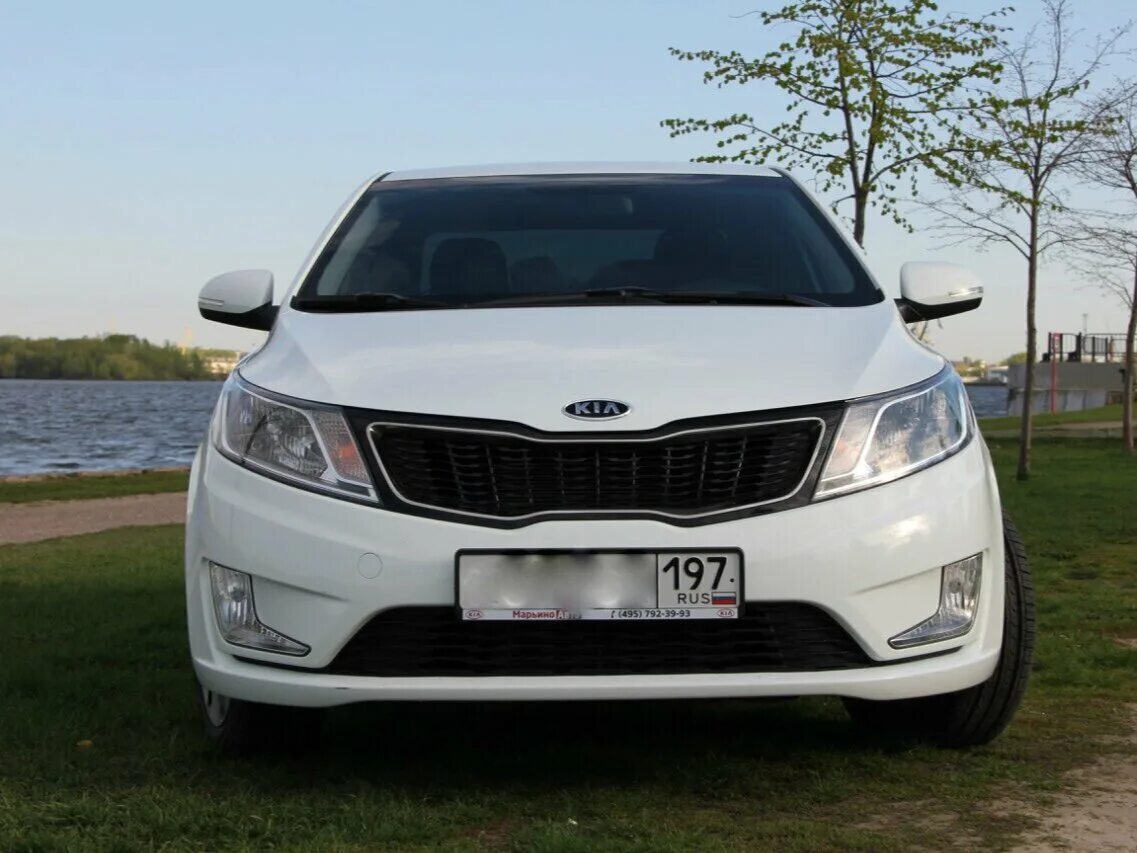 Киа рио 3 фото спереди Купить б/у Kia Rio III 5-speed 1.6 MT (123 л.с.) бензин механика в Москве: белый