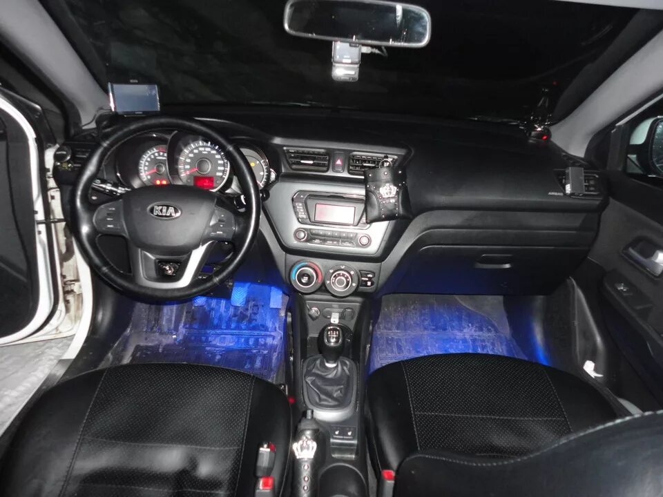 Киа рио 3 рестайлинг тюнинг салона Подсветка салона(ног) - KIA Rio (3G), 1,6 л, 2013 года тюнинг DRIVE2