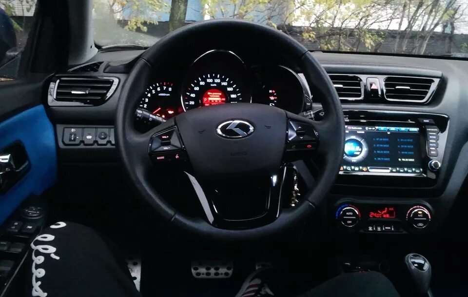 Киа рио 3 рестайлинг тюнинг салона Кнопка аварийки от "Премиума" - KIA Rio (3G), 1,6 л, 2012 года стайлинг DRIVE2