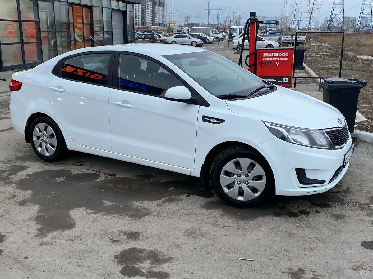 Киа рио белого цвета фото Купить б/у Kia Rio III 1.4 MT (107 л.с.) бензин механика в Екатеринбурге: белый 