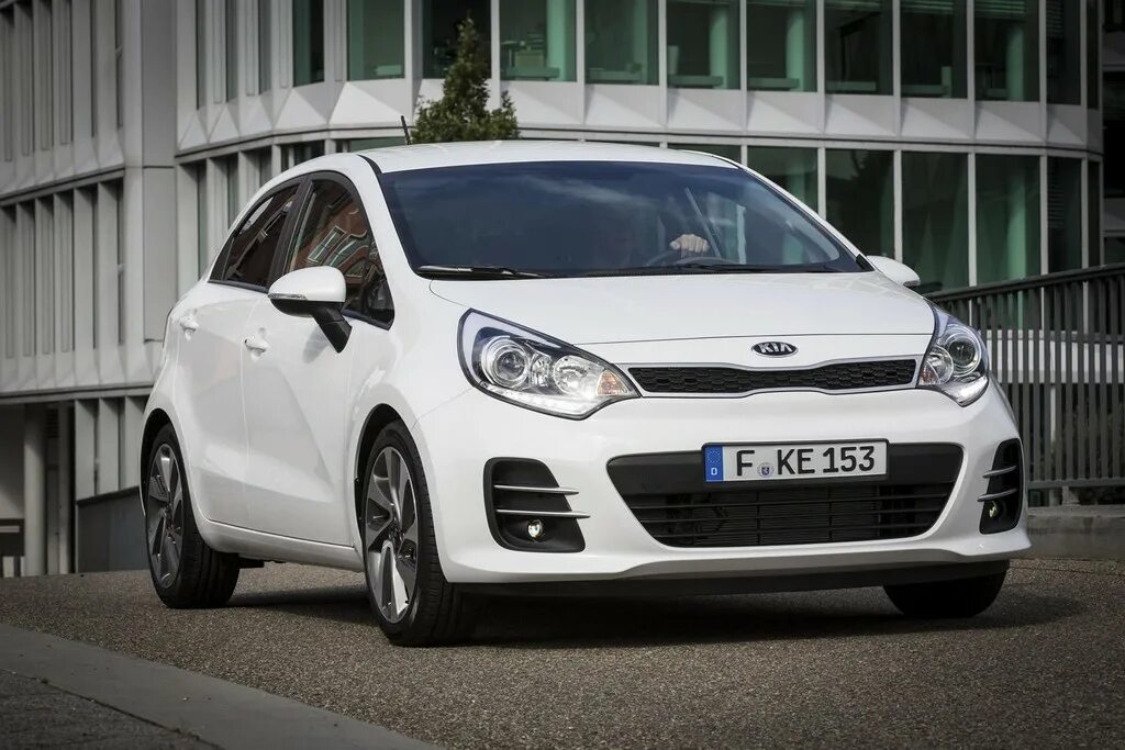 Киа рио фото Kia Rio 2015 будет представлен на Парижском автосалоне KimuraCars.com