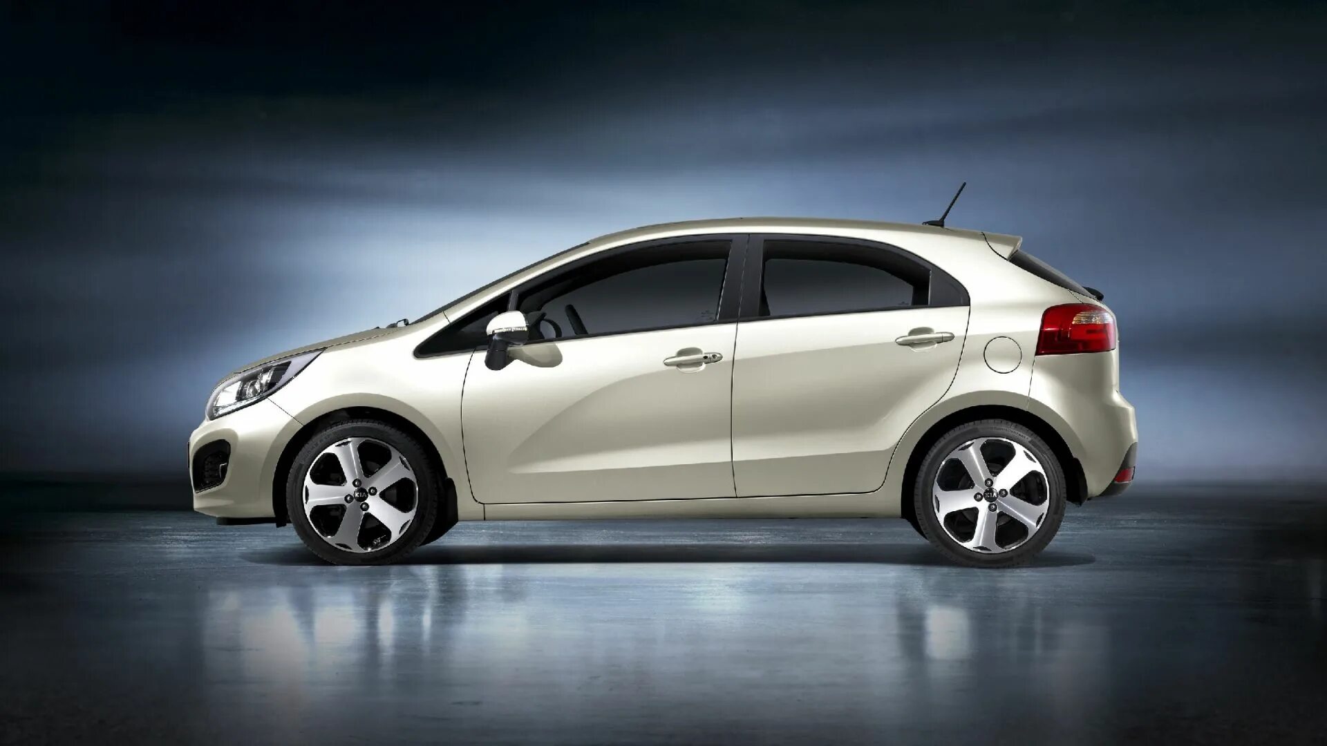 Киа рио хэтчбек фото Anteprima Nuove foto in HD per Kia Rio 2012