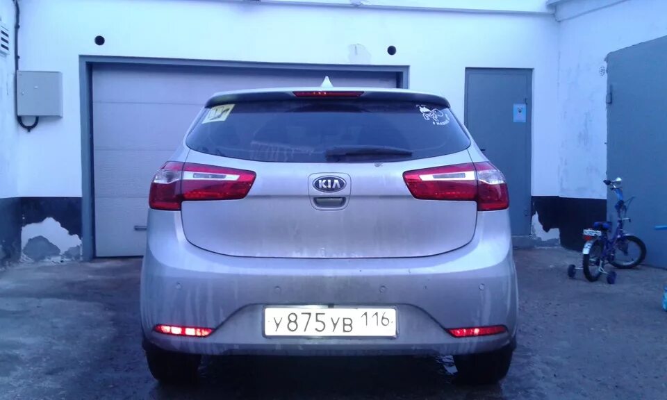 Киа рио хэтчбек фото сзади Очень нужен задний бампер - KIA Rio 5-door (3G), 1,4 л, 2013 года ДТП DRIVE2