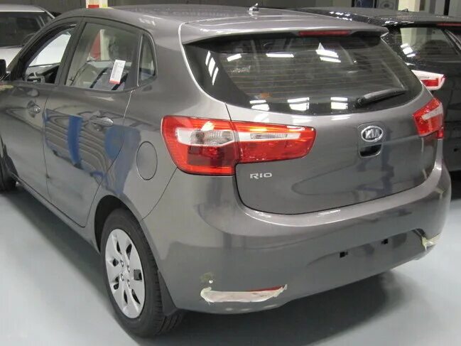 Киа рио хэтчбек фото сзади Купить б/у Kia Rio III 4-speed 1.6 AT (123 л.с.) бензин автомат в Москве: серый 