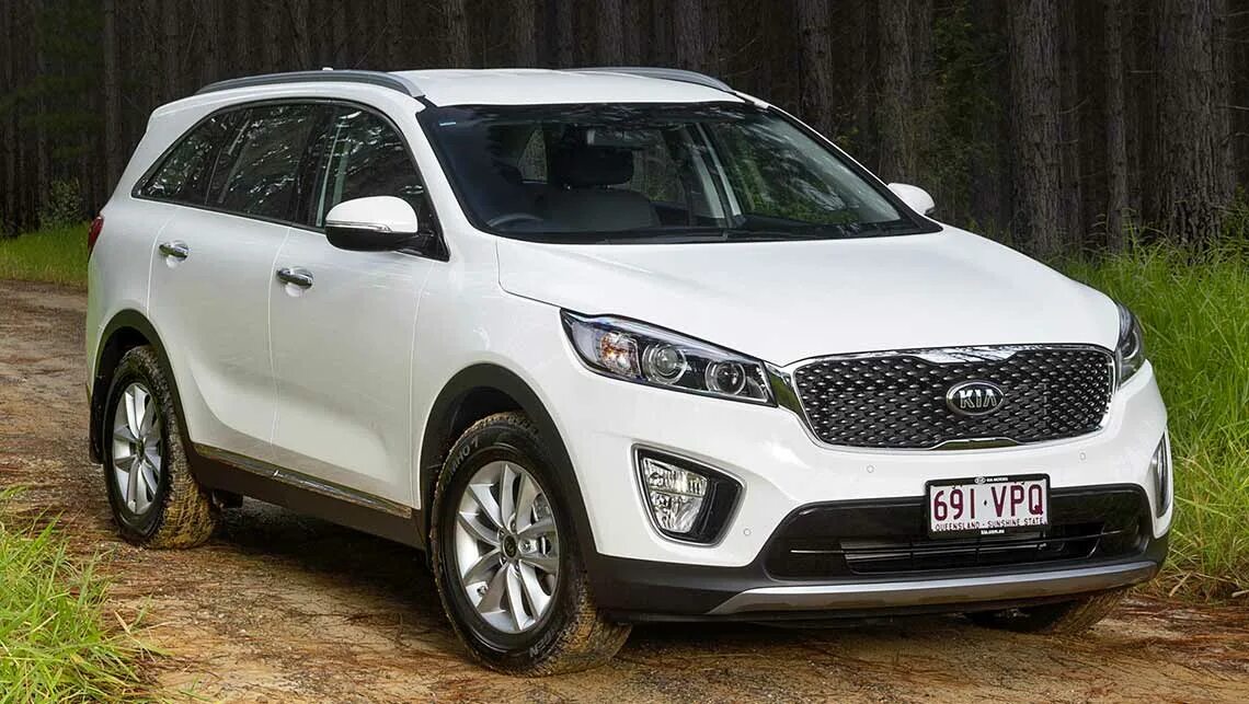 Киа санта фото Kia Sorento petrol Si and SLi diesel 2015 review CarsGuide