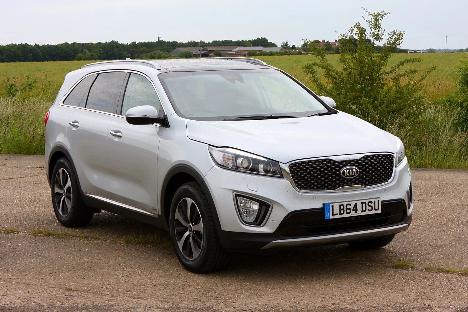 Киа санта фото Kia Sorento Review (2020) Parkers