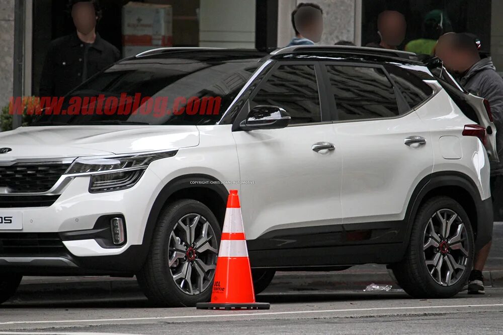Киа сантос фото Kia Seltos: первые фото серийного кроссовера для России - Российская газета