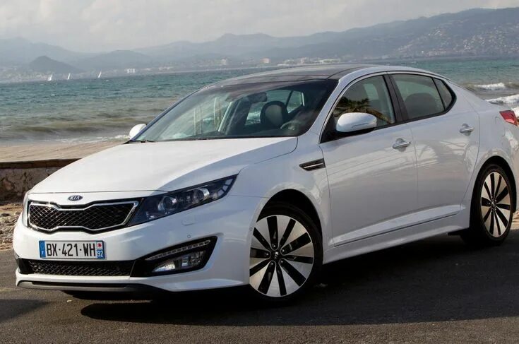 Киа седан фото KIA Optima Hybrid model - http://autotras.com Kia optima, Kia, Model