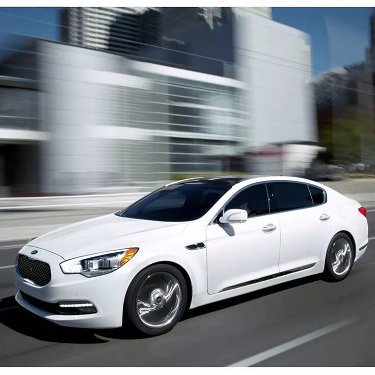 Киа седан фото The Kia K900 is featured in the Robb Report Car of the Year 2015 top 13 most rem