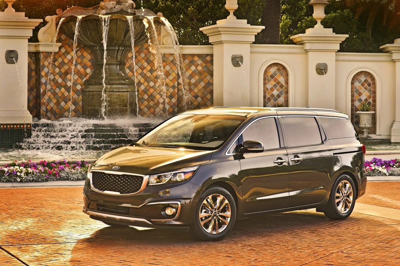 Киа седона фото 2016 Kia Sedona Photos & Videos