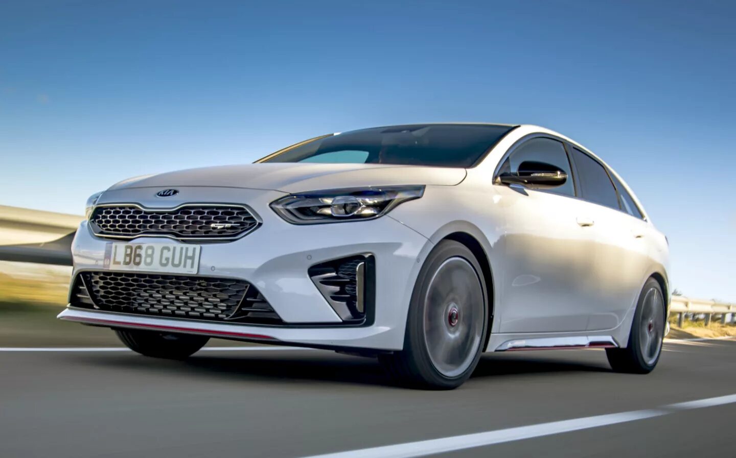 Киа сеед 2020 фото 2019 Kia ProCeed GT review