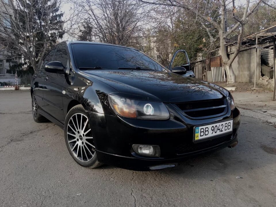 Киа серато 1 тюнинг Диоды мне в багажник:) - KIA Cerato (1G), 2 л, 2008 года электроника DRIVE2