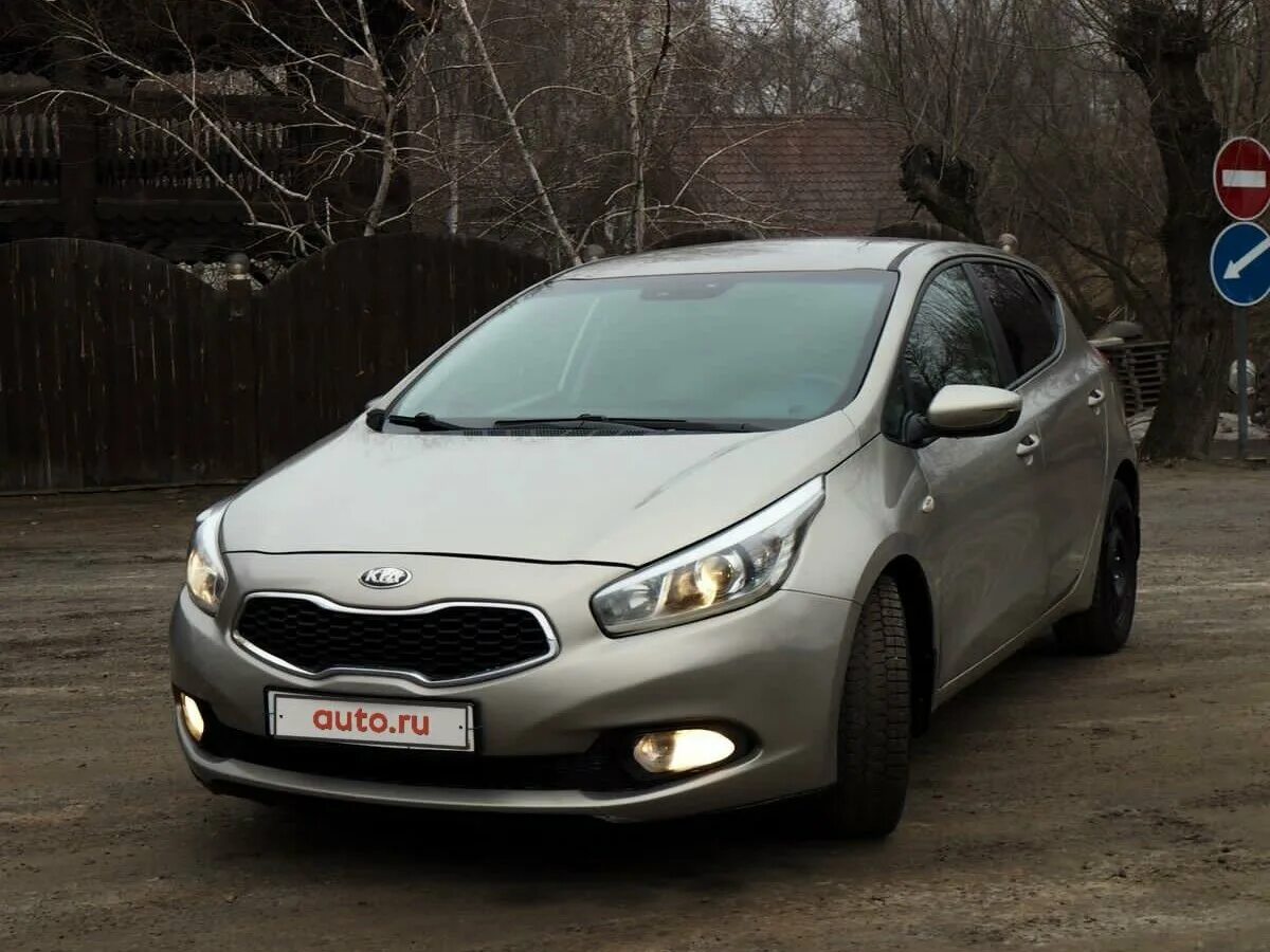 Киа сид 12 года фото Купить б/у Kia Ceed II 1.6 AT (129 л.с.) бензин автомат в Волгограде: серебристы