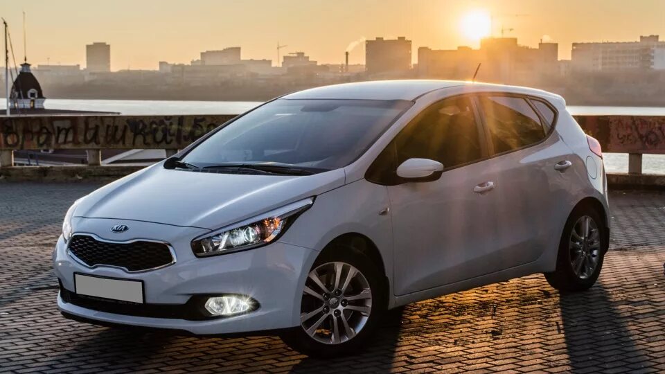 Киа сид 2 фото Ищу штатные линзы Kia Ceed JD - KIA Ceed (2G), 1,6 л, 2013 года другое DRIVE2