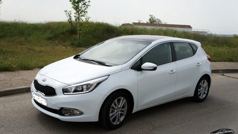 Киа сид 2013 год фото KIA Ceed (2G) 1.6 бензиновый 2014 белый на DRIVE2