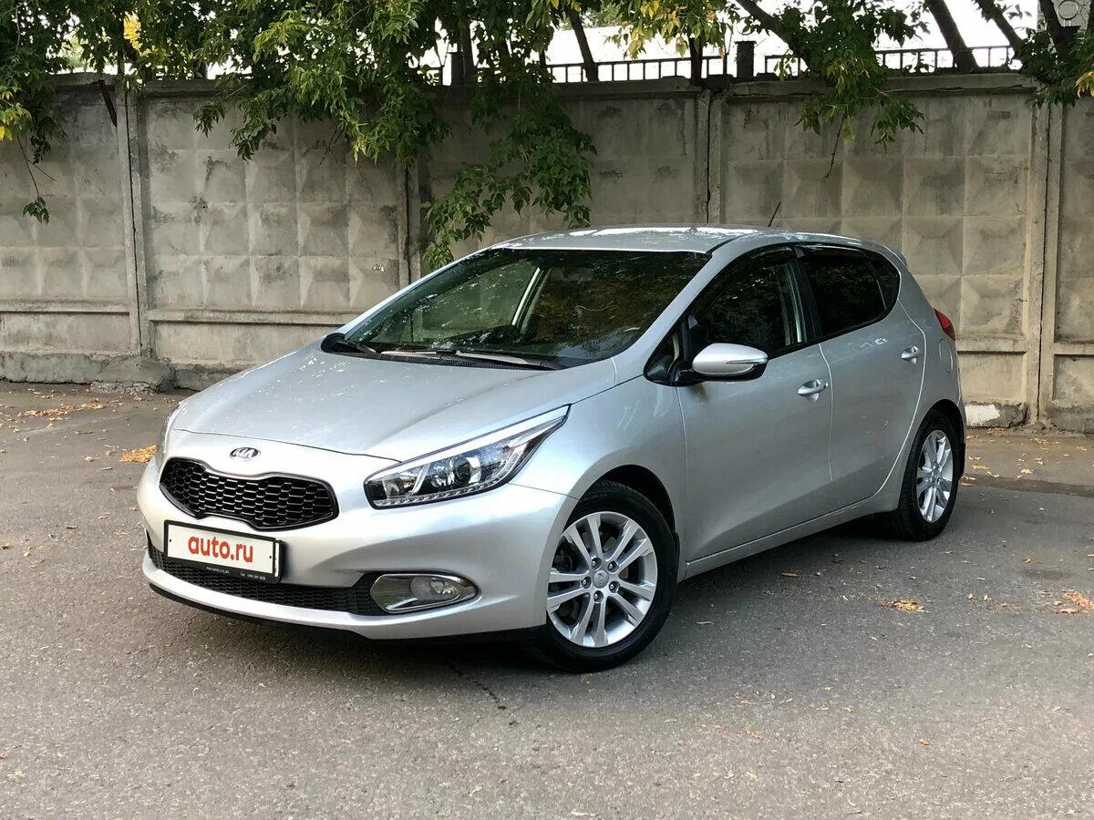 Киа сид 2013 год фото Купить б/у Kia Ceed II 1.6 AT (129 л.с.) бензин автомат в Москве: серебристый Ки