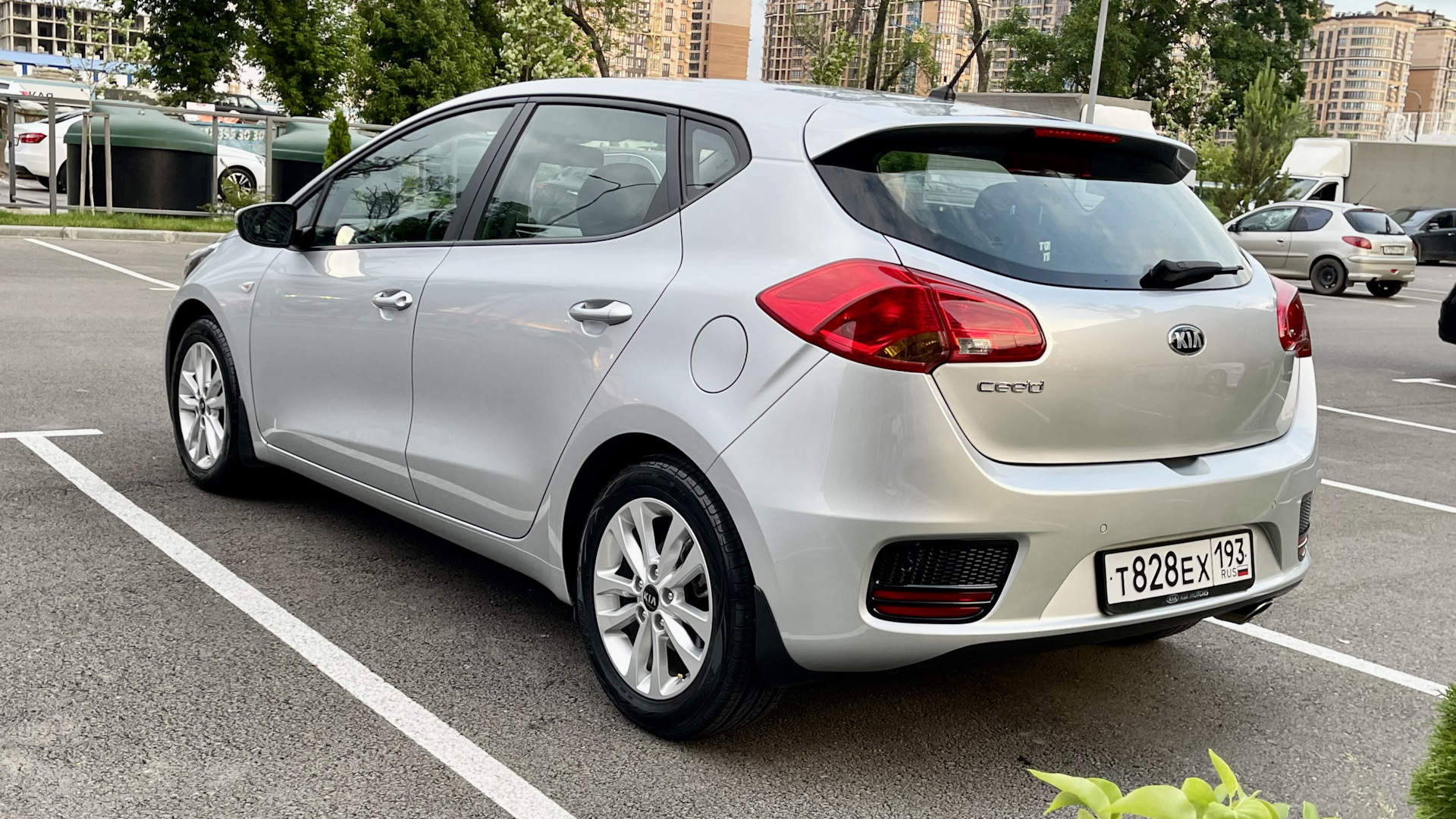 Киа сид 2024 фото KIA Ceed (2G) 1.6 бензиновый 2015 Luxe на DRIVE2