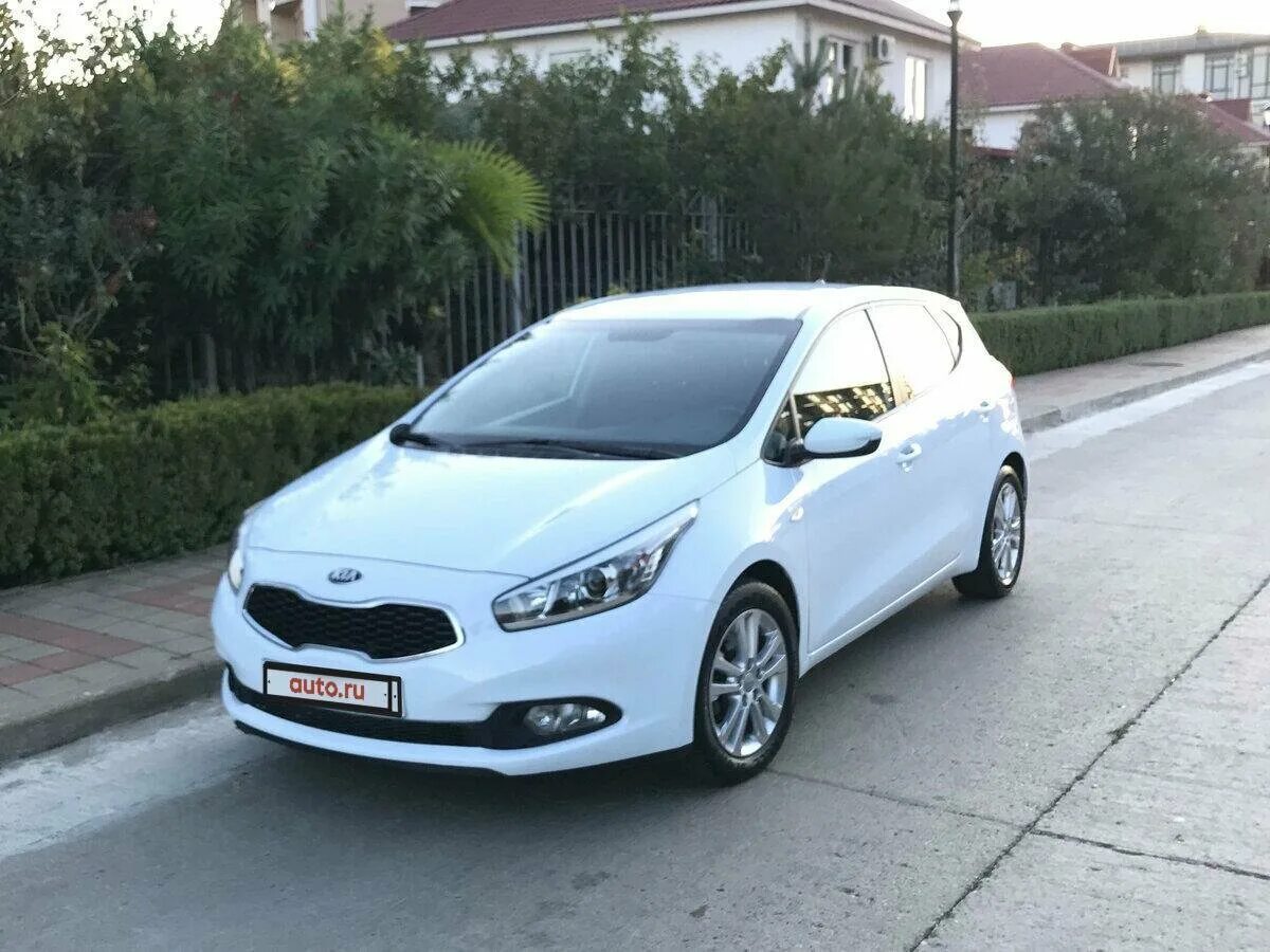 Киа сид белая фото Купить б/у Kia Ceed II 1.6 MT (129 л.с.) бензин механика в Старом Осколе: белый 