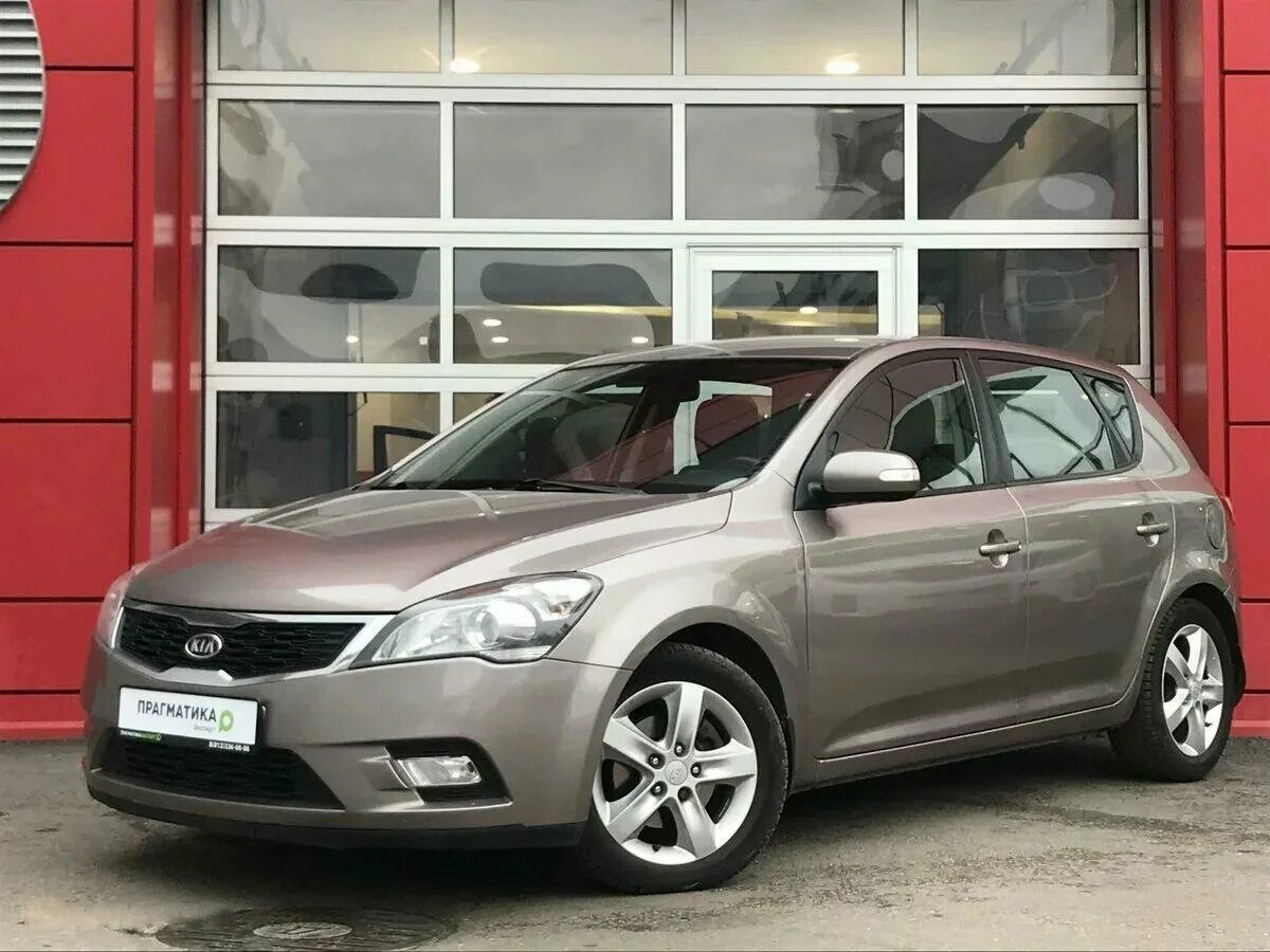 Киа сид ed фото Купить б/у Kia Ceed I Рестайлинг 1.6 MT (125 л.с.) бензин механика в Санкт-Петер