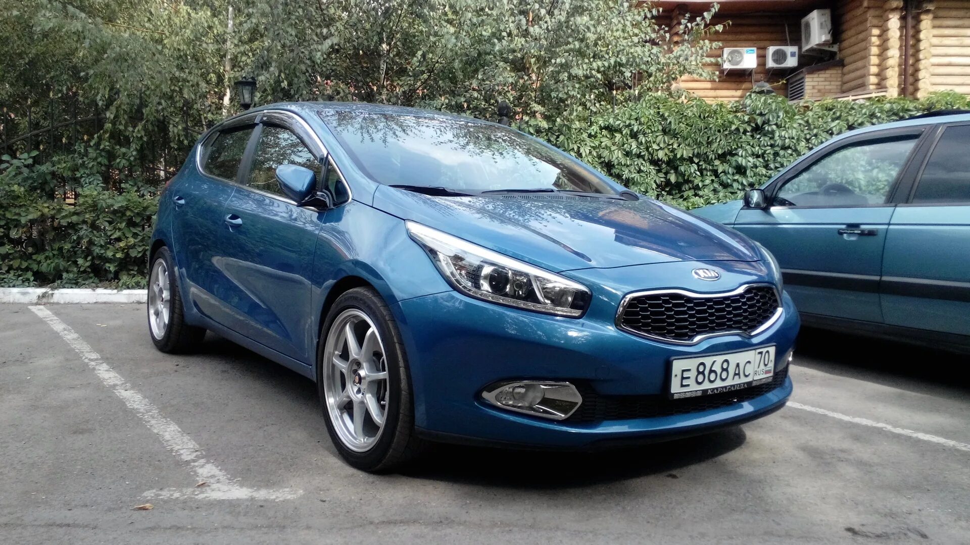 Киа сид синий фото KIA Ceed (2G) 1.6 бензиновый 2014 синий космический жук на DRIVE2