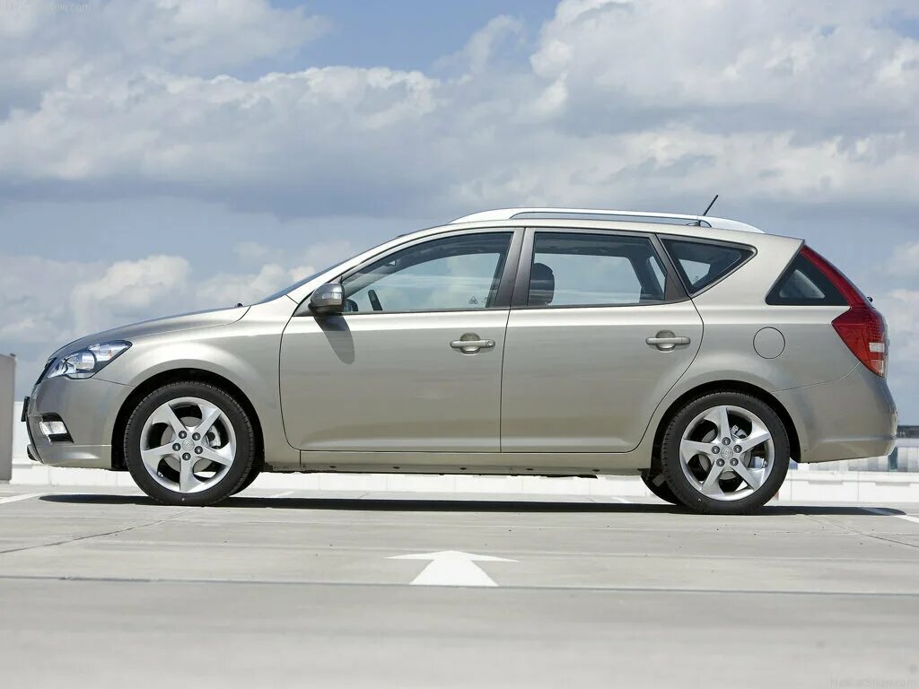 Киа сид универсал 2010 фото Купить б/у Kia Ceed I Рестайлинг 1.6 AT (122 л.с.) бензин автомат в Кемерове: си