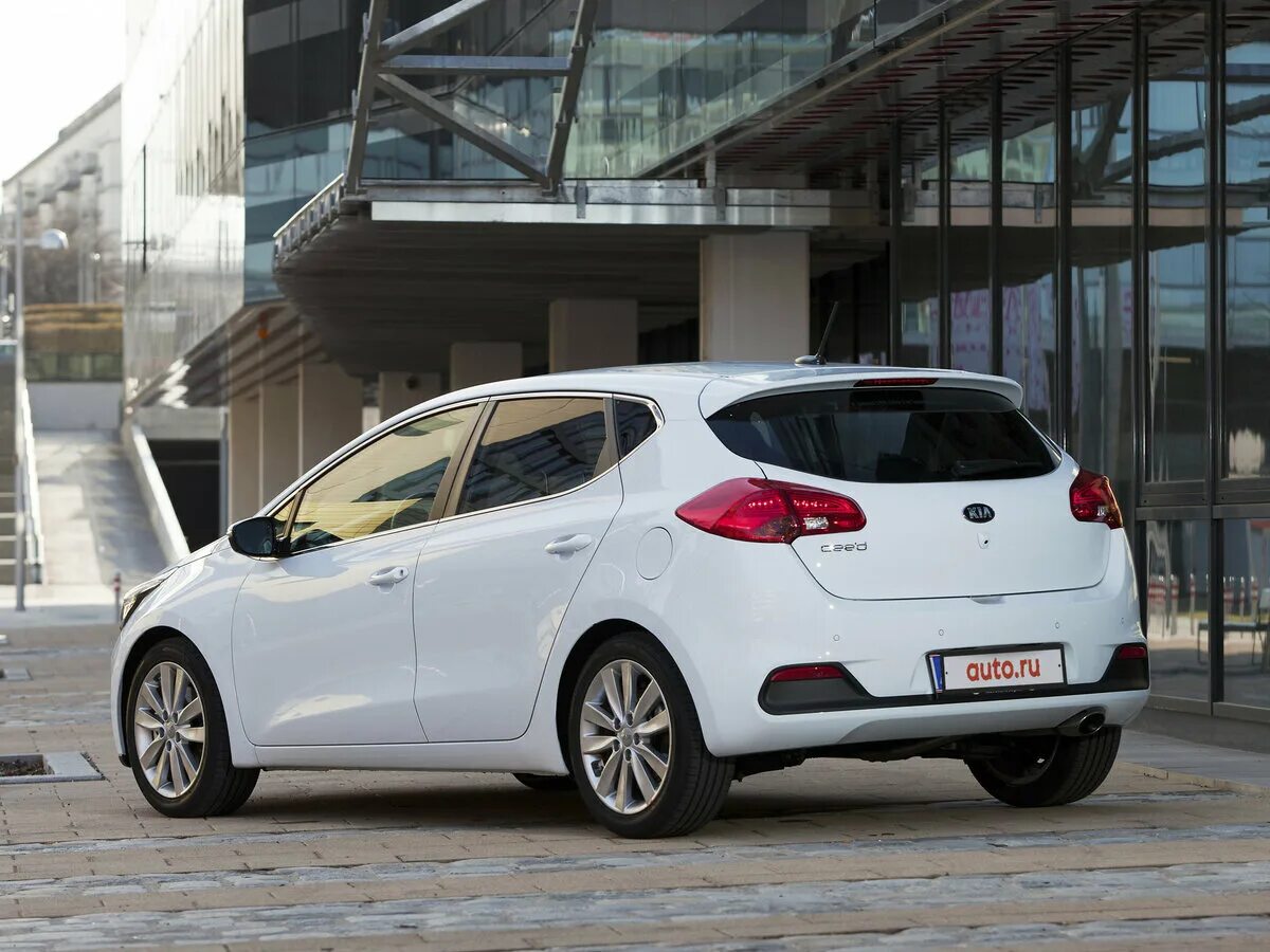 Киа сити фото Купить б/у Kia Ceed II 1.4 MT (100 л.с.) бензин механика в Тюмени: красный Киа С