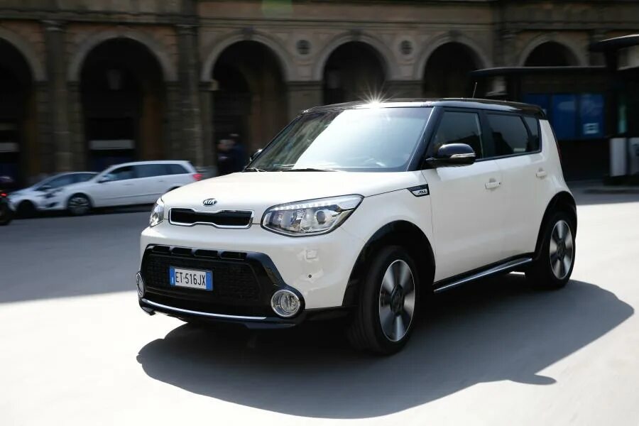 Киа солт фото Kia Soul 2014 года выпуска для рынка Европы, без Великобритании и Ирландии. Фото