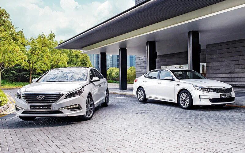 Киа соната фото Group Test: Hyundai Sonata vs Kia Optima K5 Torque