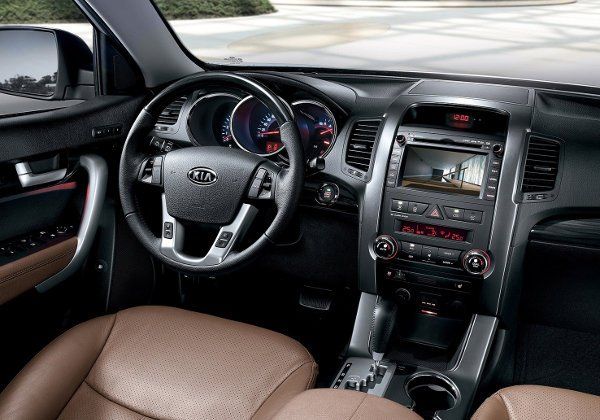 Киа соренто 2 фото салона Kia Sorento: поколения, кузова по годам, история модели и года выпуска, рестайли