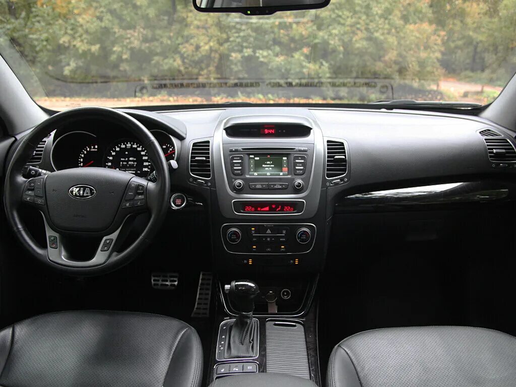 Киа соренто 2 фото салона Купить б/у Kia Sorento II Рестайлинг 2.4 AT (175 л.с.) 4WD бензин автомат в Вилю