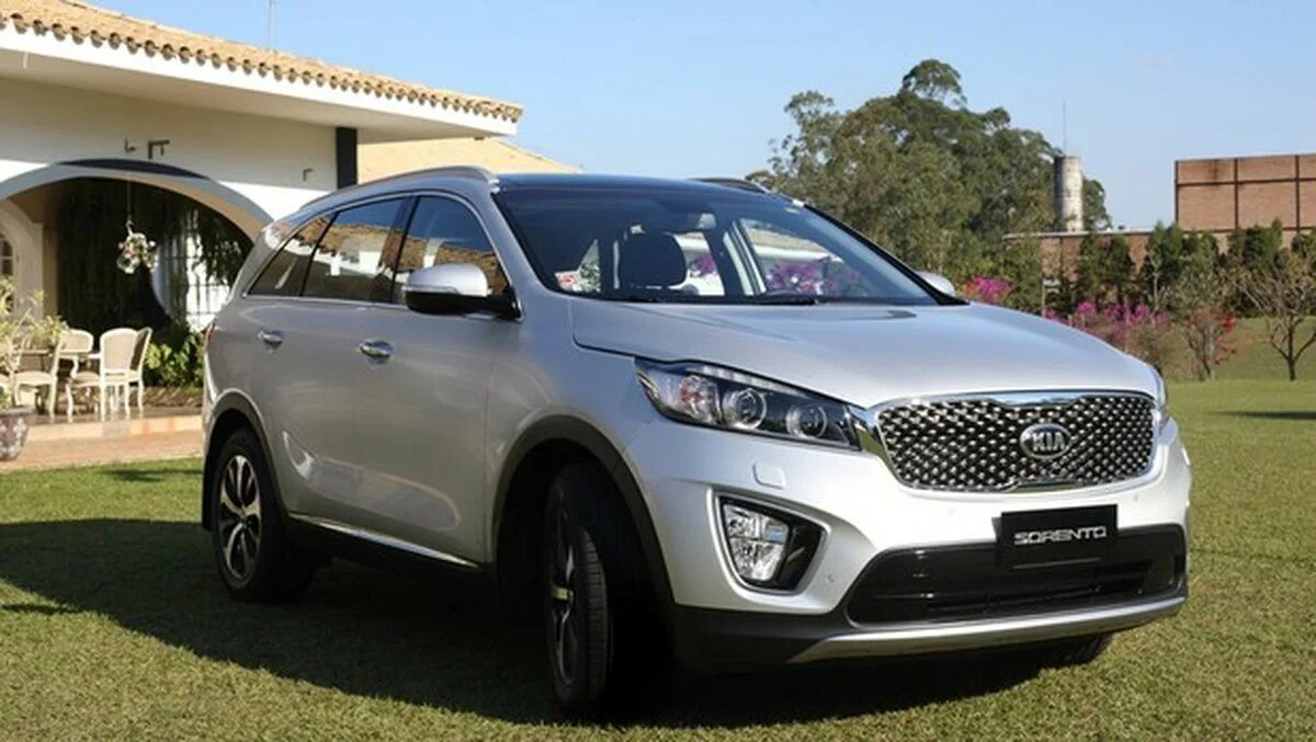 Киа соренто 2016 год фото Kia faz recall do Sorento por falha que desengata o câmbio Carros autoesporte