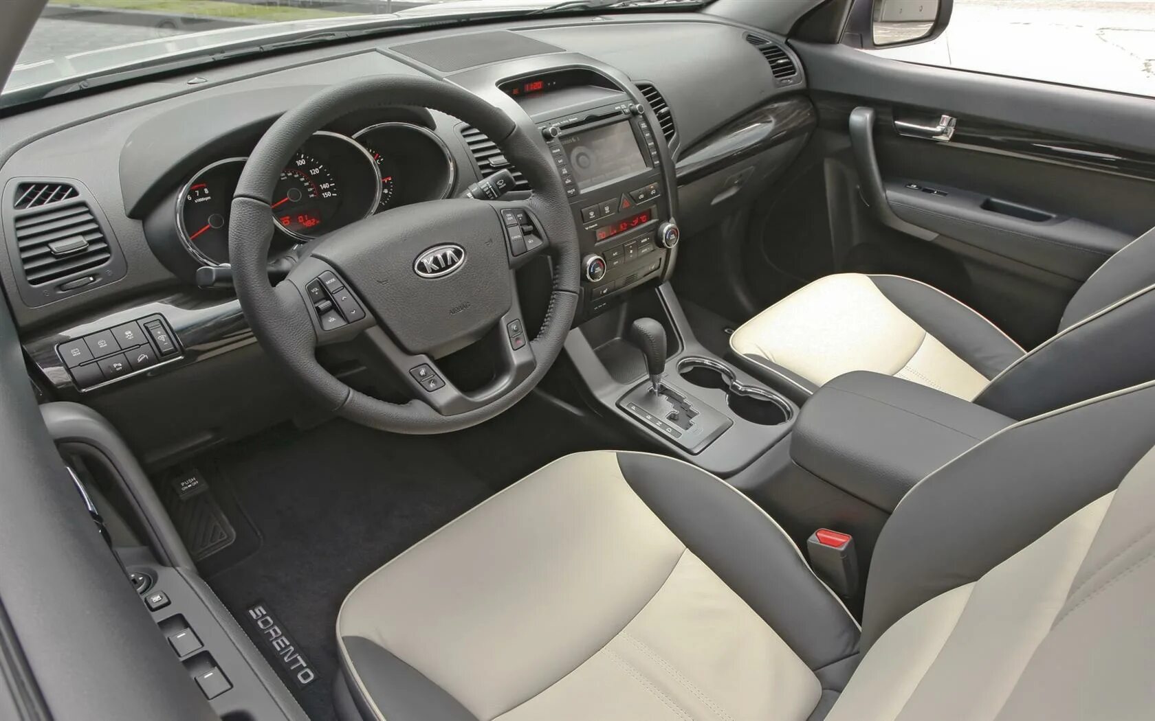 Киа соренто салон внутри фото 2011 Kia Sorento Image. Photo 17 of 99