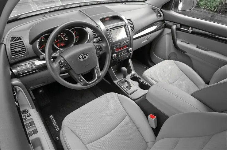 Киа соренто салон внутри фото Kia Recalls Sorento SUVs for Transmission - Safety - Automotive Fleet