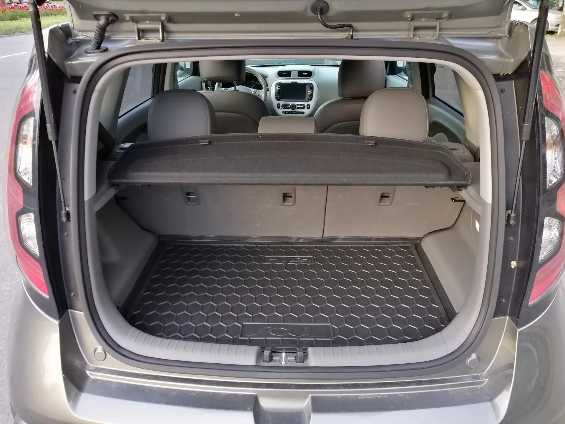 Киа соул багажник фото Коврик в багажник KIA SOUL EV (AVTO-GUMM) - KIA Soul EV (2G), 2016 года аксессуа