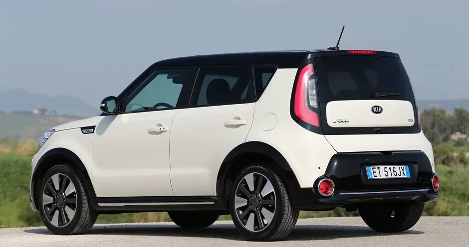 Киа соул фото цена 2013 Kia Soul (II/PS) 1.6 CRDi MT (128) - характеристики, фото, цена, конкуренты