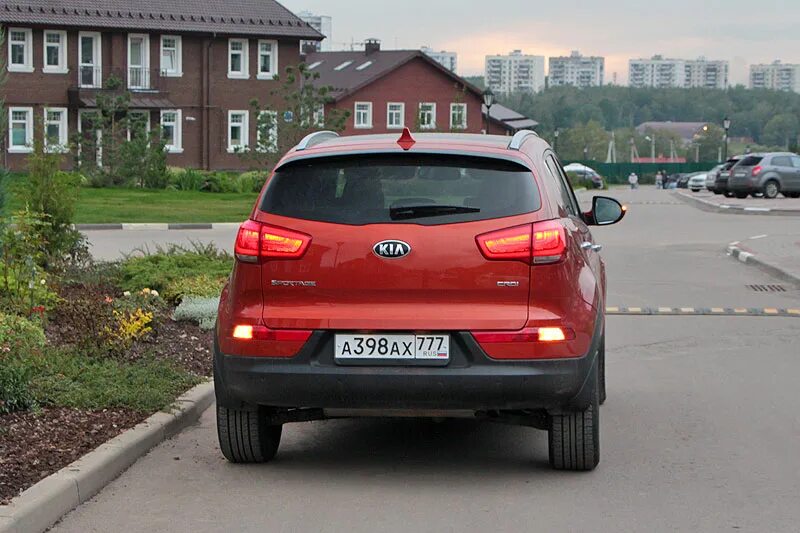 Киа спортейдж 3 фото сзади фото KIA Sportage КИА Спортейдж 2014 год - экстерьер, интерьер (салон)