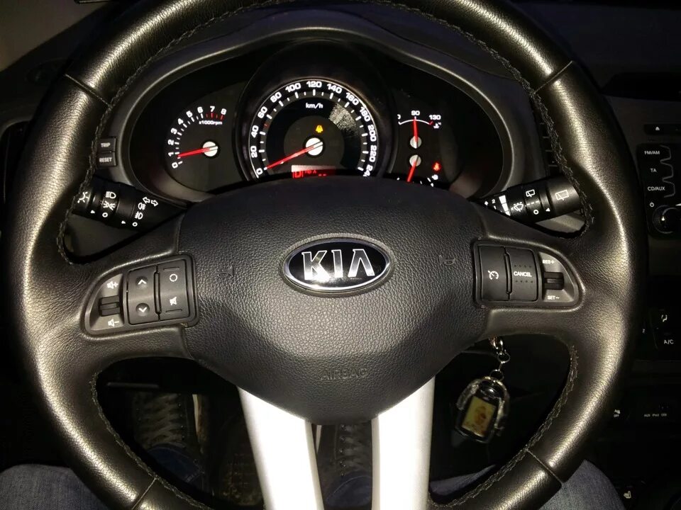 Киа спортейдж руль фото Кнопки на руль - KIA Sportage (3G), 2 л, 2013 года аксессуары DRIVE2